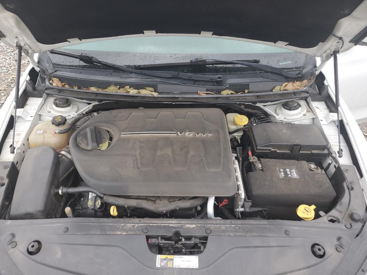 2015 Chrysler 200 S VIN: 1C3CCCDGXFN553445 Lot: 73387704