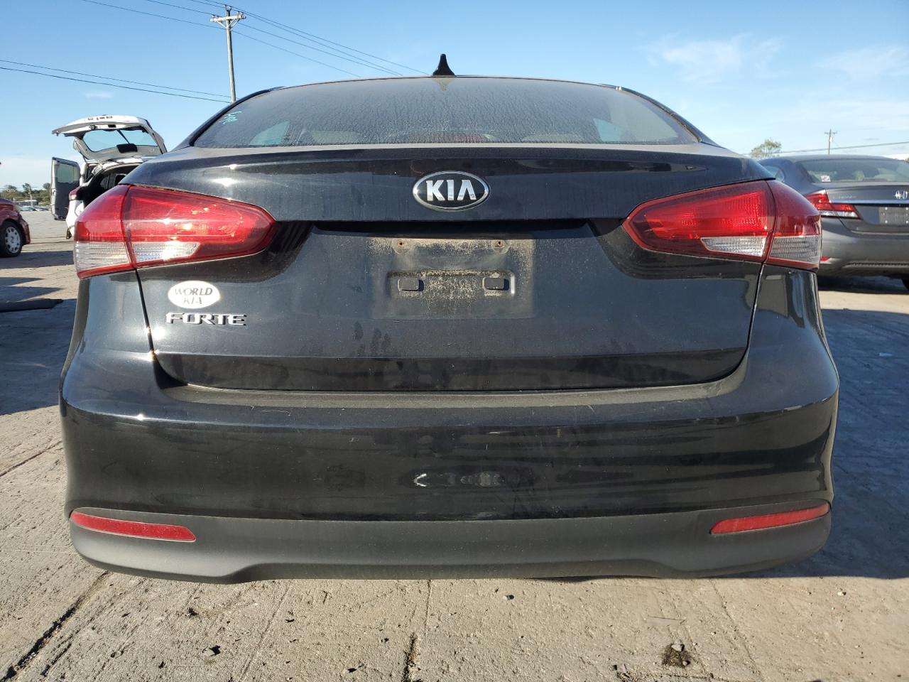 2017 Kia Forte Lx VIN: 3KPFK4A77HE028064 Lot: 72970294