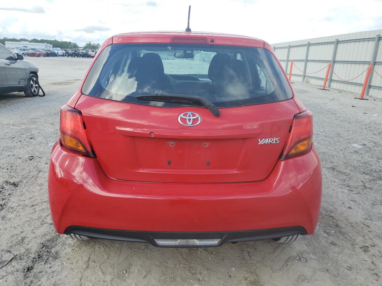 VNKKTUD38FA043801 2015 Toyota Yaris