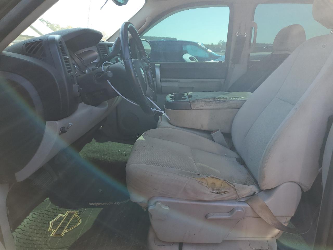2007 Chevrolet Silverado - Image 7