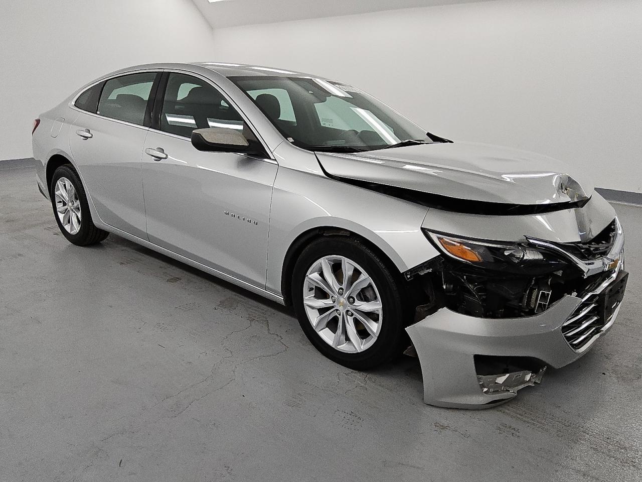2022 Chevrolet Malibu - Image 4