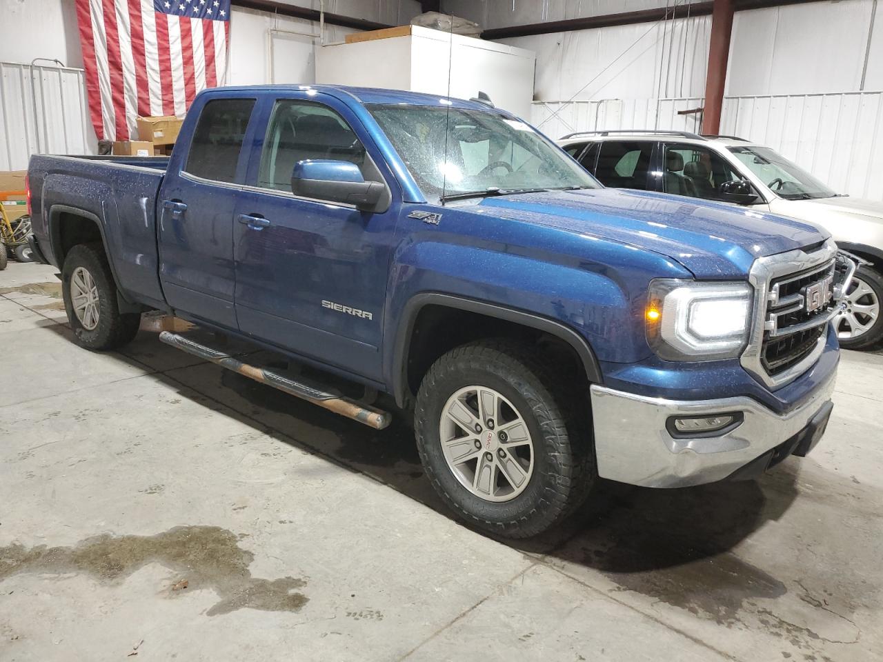 2017 GMC Sierra - Image 4