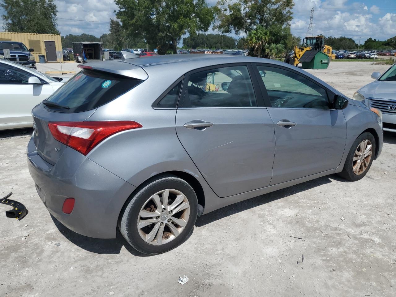2013 Hyundai Elantra - Image 3
