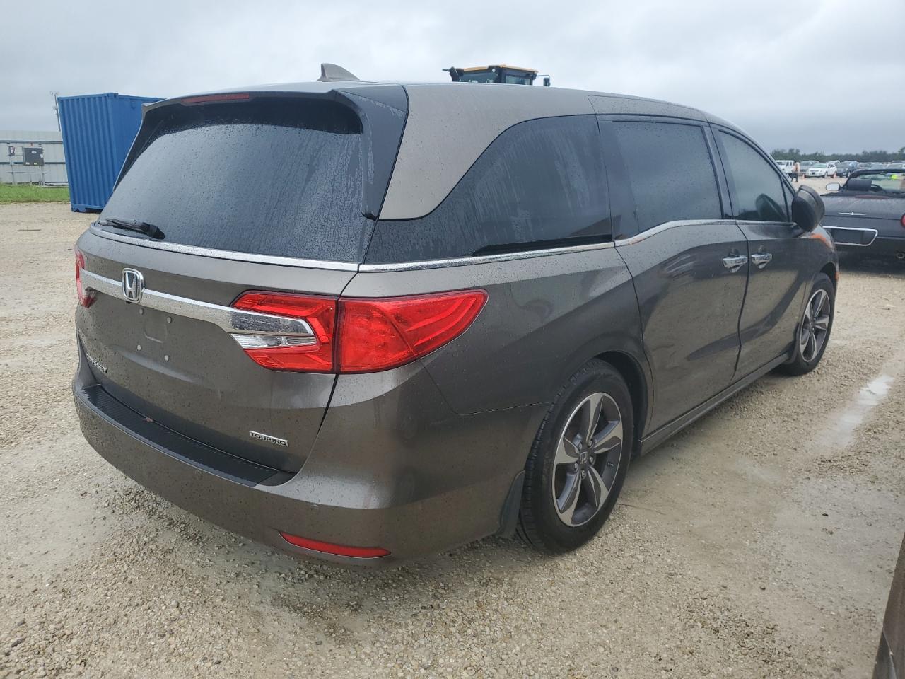 5FNRL6H87JB057181 2018 Honda Odyssey Touring