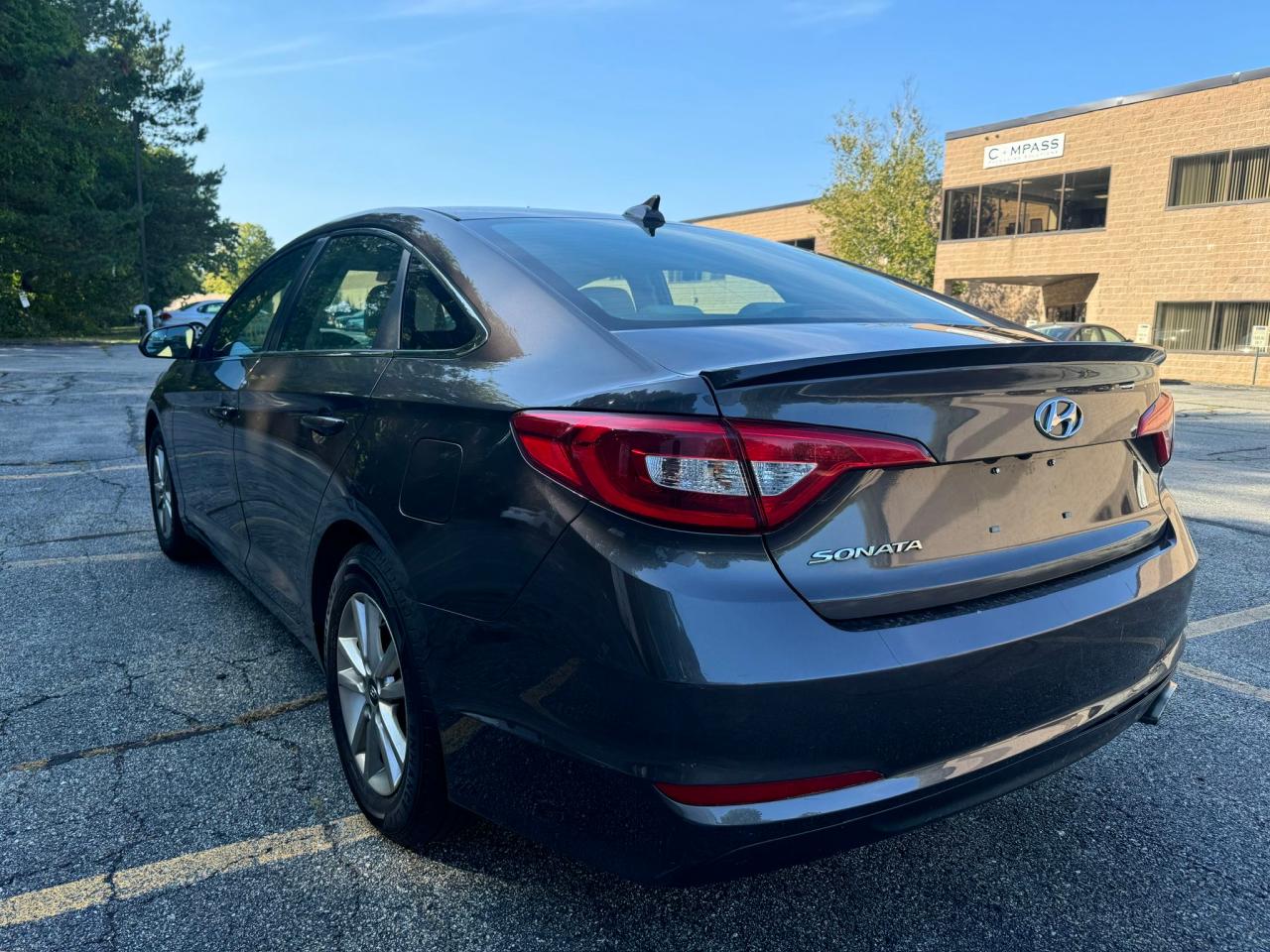 2017 Hyundai Sonata - Image 3