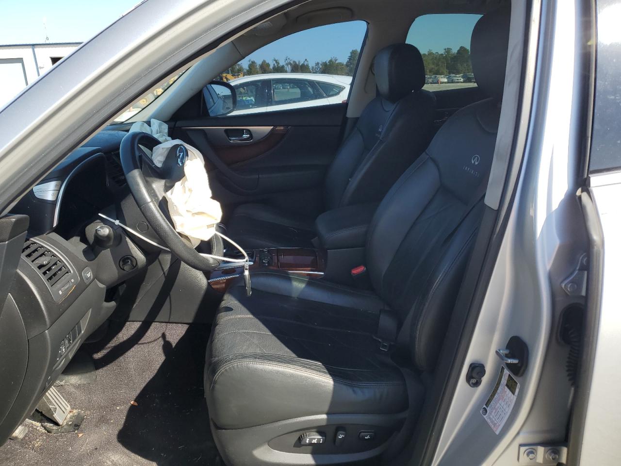 2010 Infiniti FX - Image 7