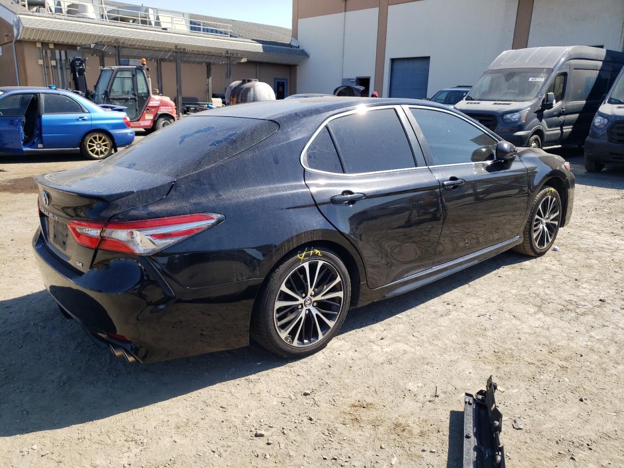 2018 Toyota Camry L VIN: 4T1B11HK1JU130540 Lot: 73303024