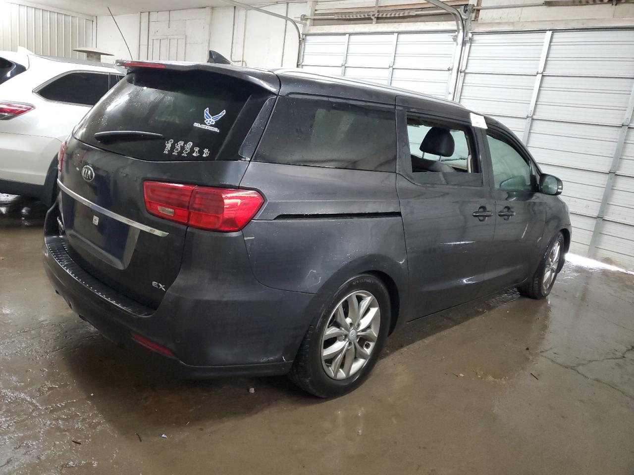 2019 Kia Sedona - Image 3