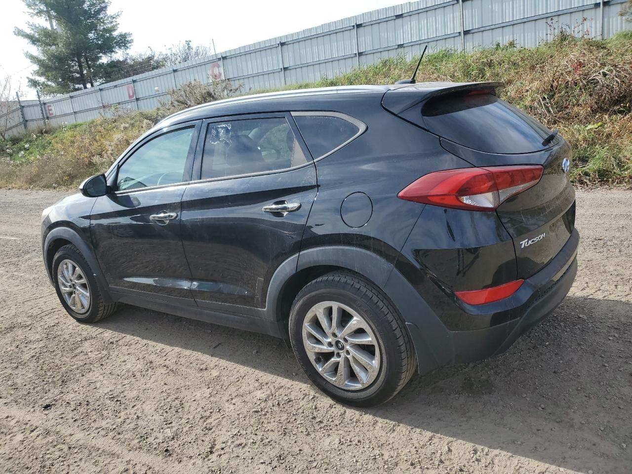 2016 Hyundai Tucson - Image 2
