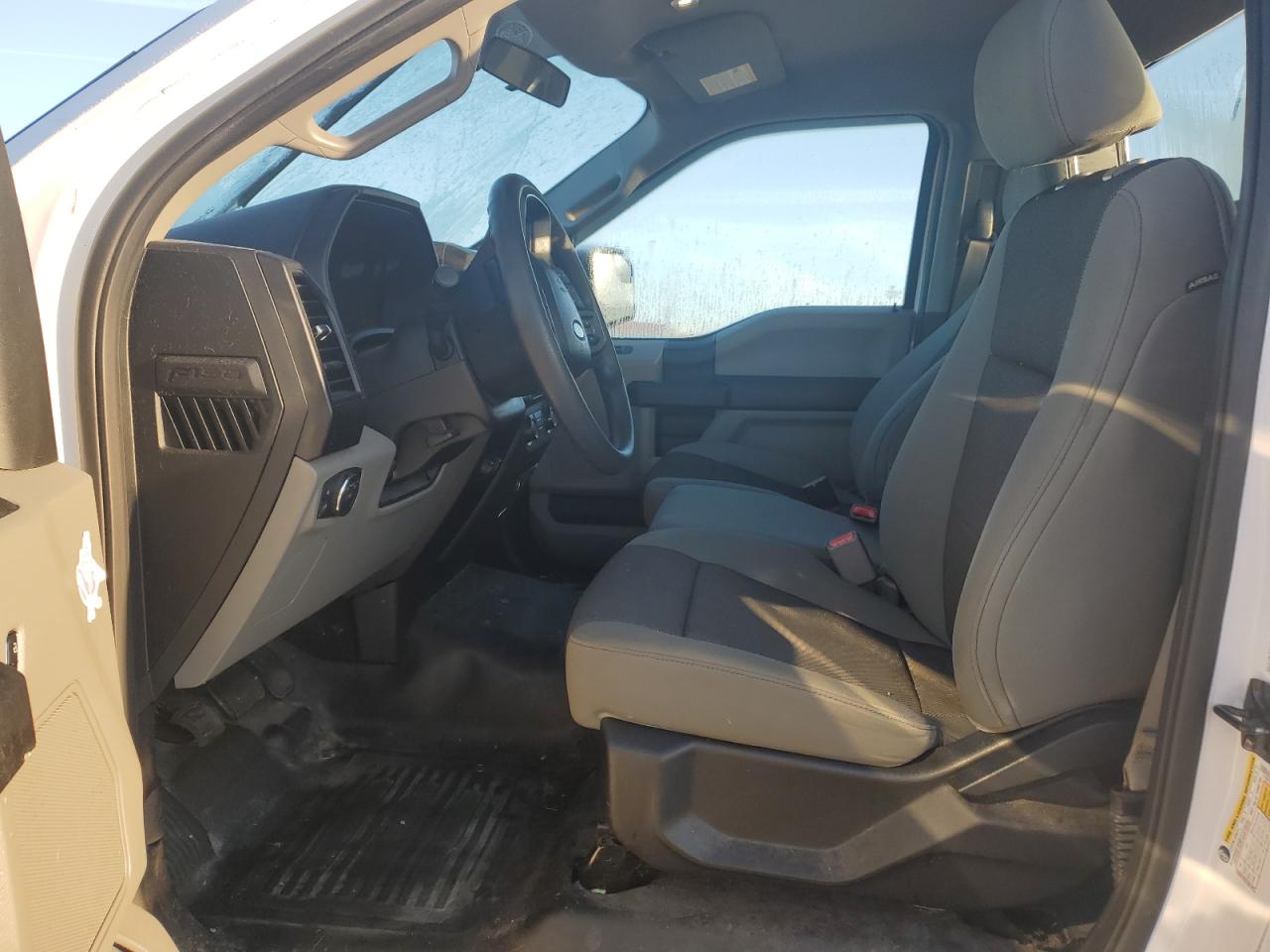 2017 Ford F150 VIN: 1FTMF1EFXHKE08833 Lot: 73419514