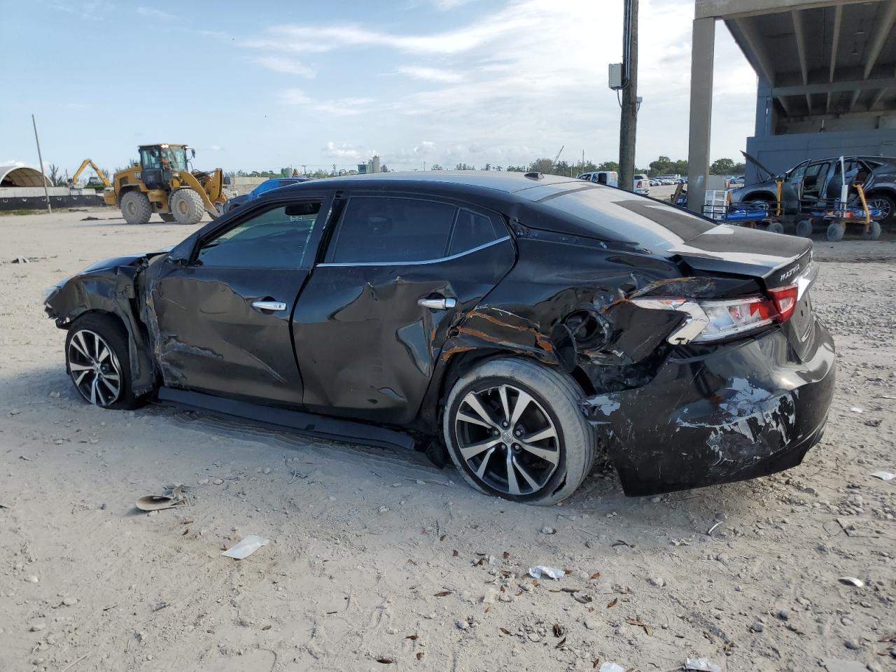 2017 Nissan Maxima - Image 2
