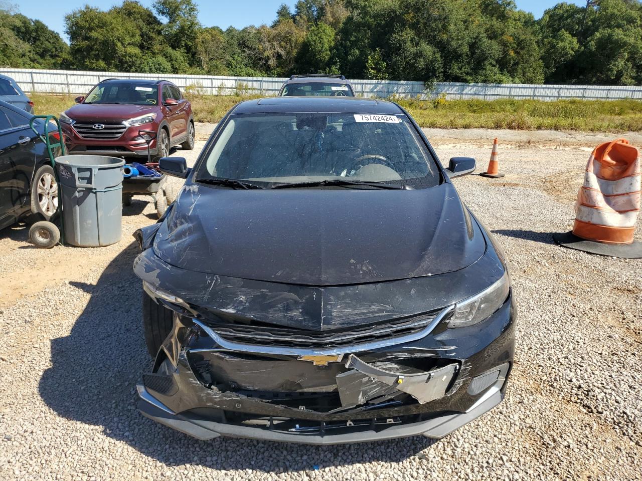 2017 Chevrolet Malibu - Image 5
