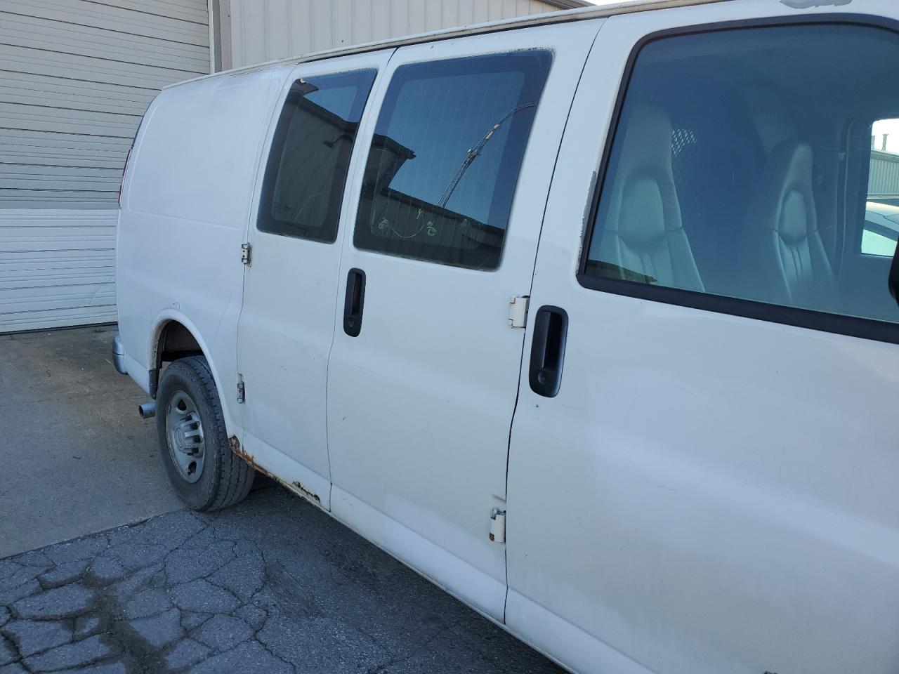 2006 Chevrolet Express G2500 VIN: 1GCGG25VX61172730 Lot: 61094014