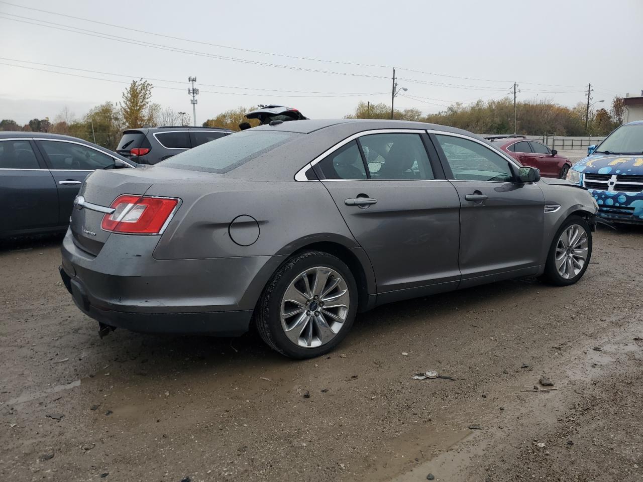 2011 Ford Taurus - Image 3