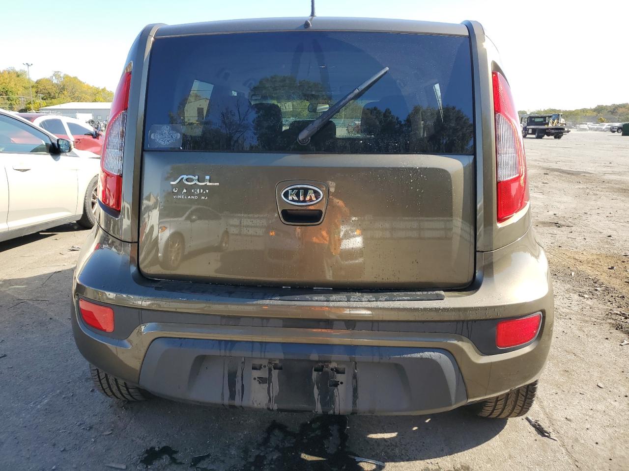 2012 Kia Soul + VIN: KNDJT2A69C7465348 Lot: 75464494