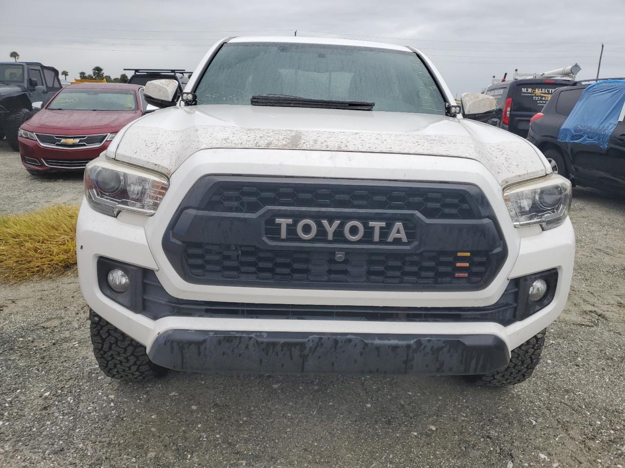 2017 Toyota Tacoma - Image 5