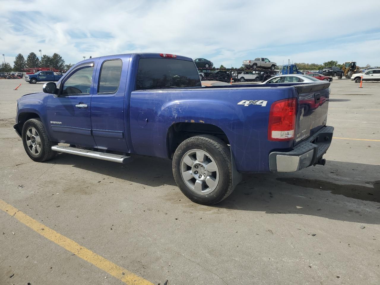2010 GMC Sierra - Image 2