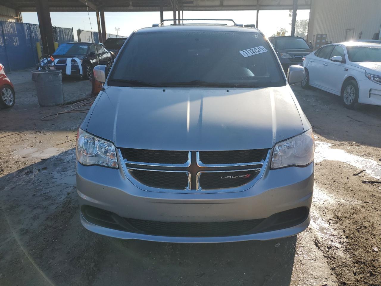2016 Dodge Caravan - Image 5