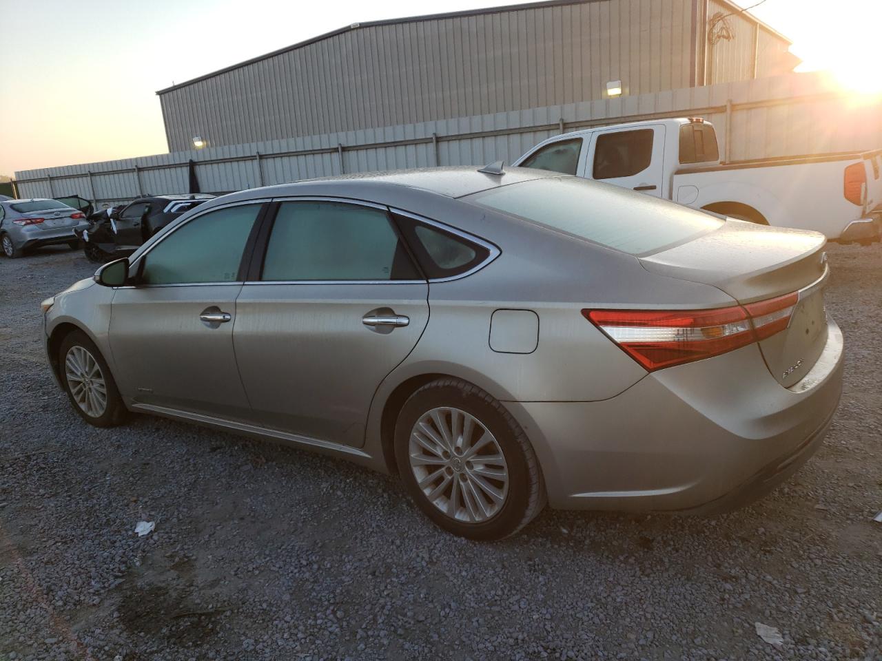 2013 Toyota Avalon - Image 2