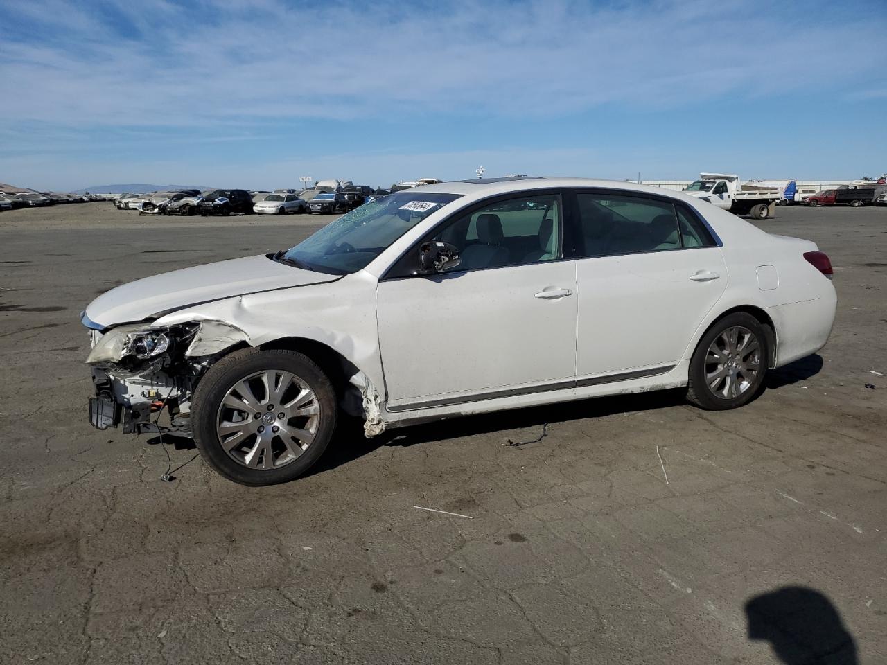 2012 Toyota Avalon - Image 1