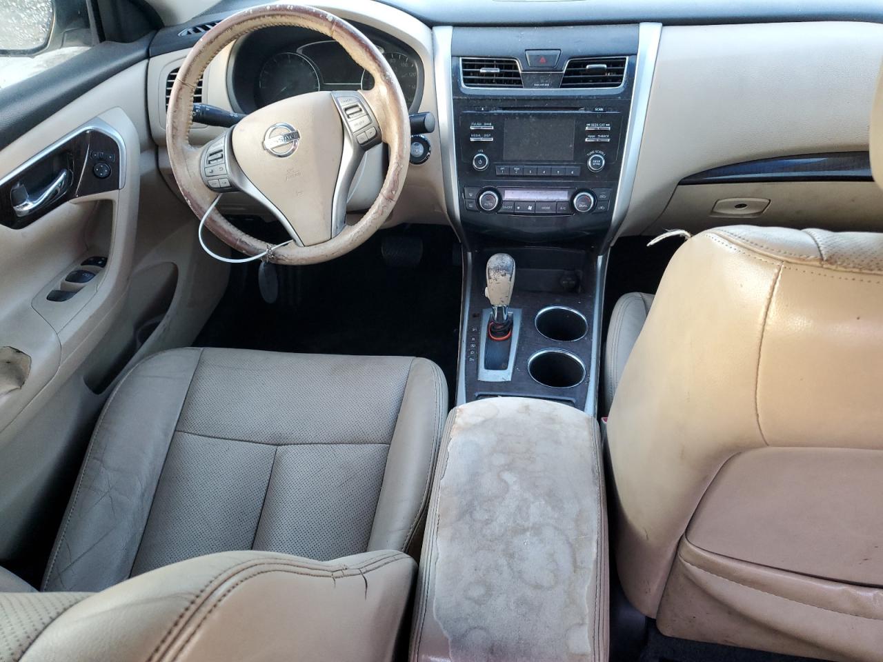2015 Nissan Altima - Image 8