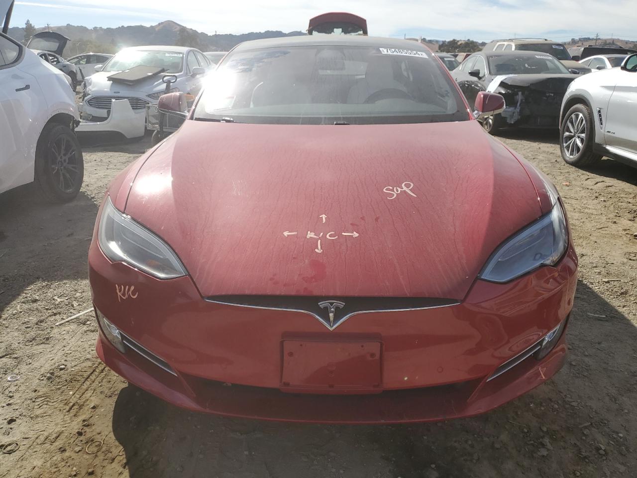 5YJSA1E26JF263943 2018 Tesla Model S