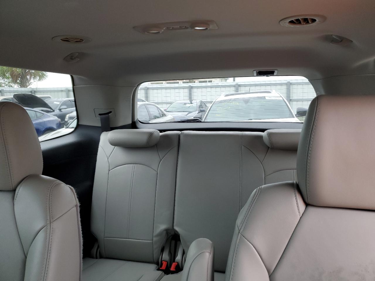 2012 GMC Acadia - Image 10
