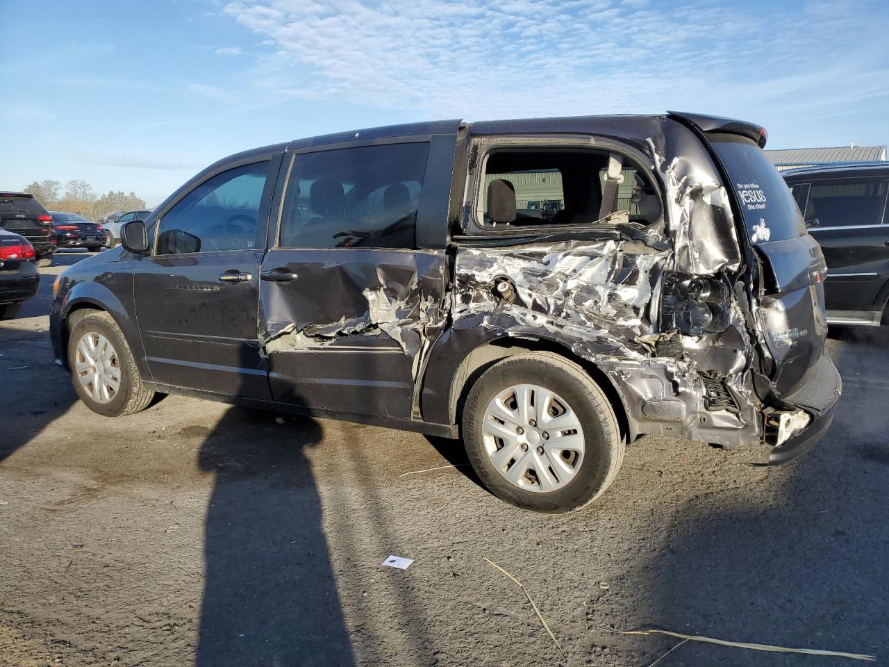 2015 Dodge Caravan - Image 2