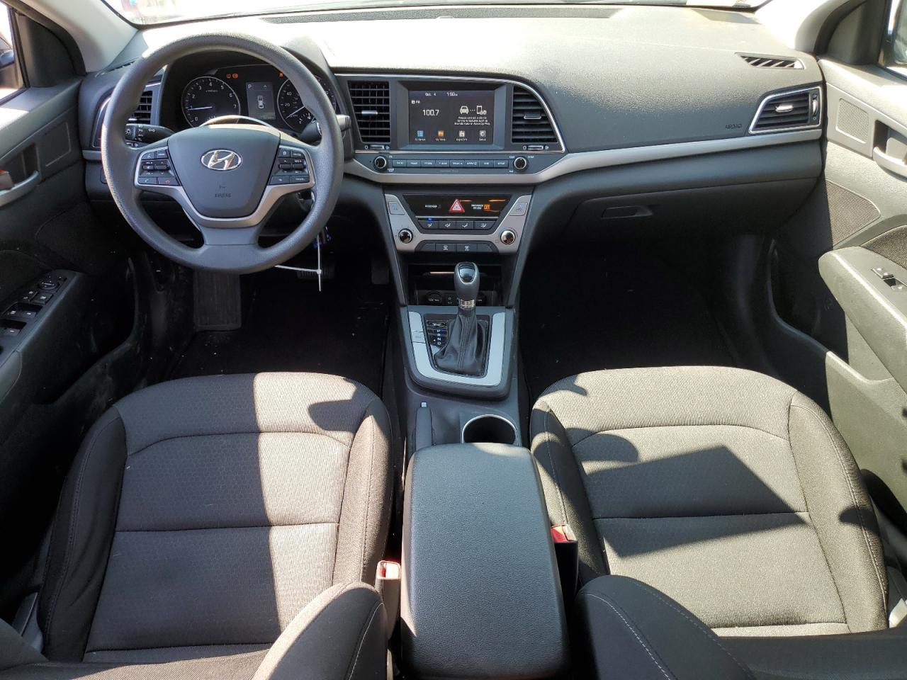 2018 Hyundai Elantra - Image 8
