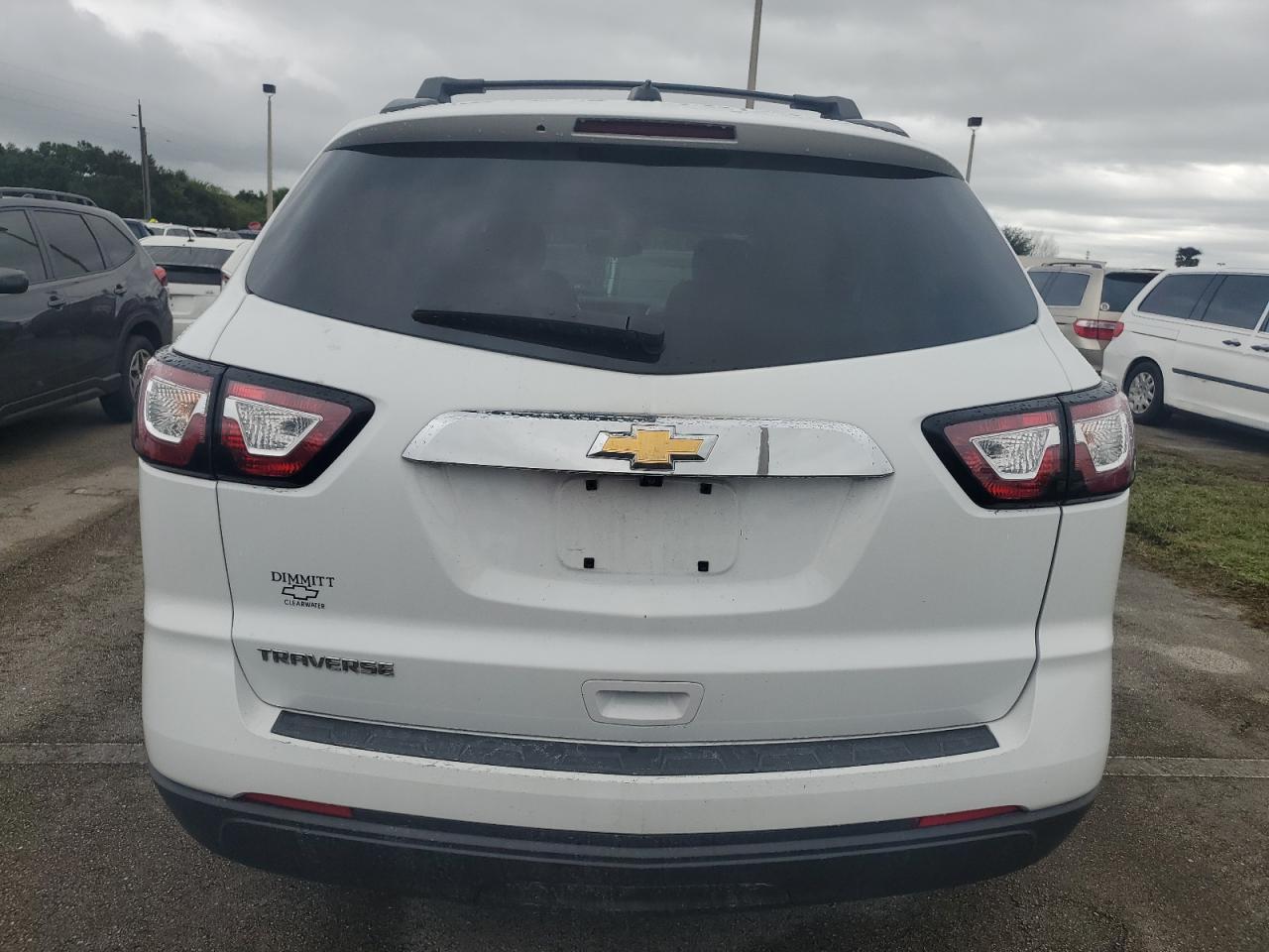 1GNKRFKD8HJ137573 2017 Chevrolet Traverse Ls