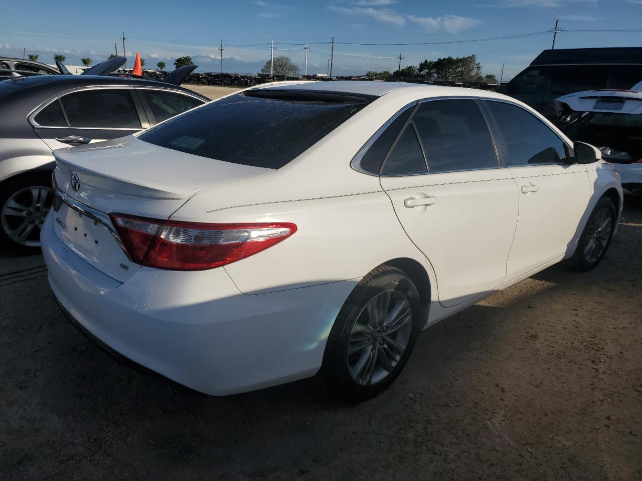 VIN 4T1BF1FK1HU400882 2017 TOYOTA CAMRY no.3