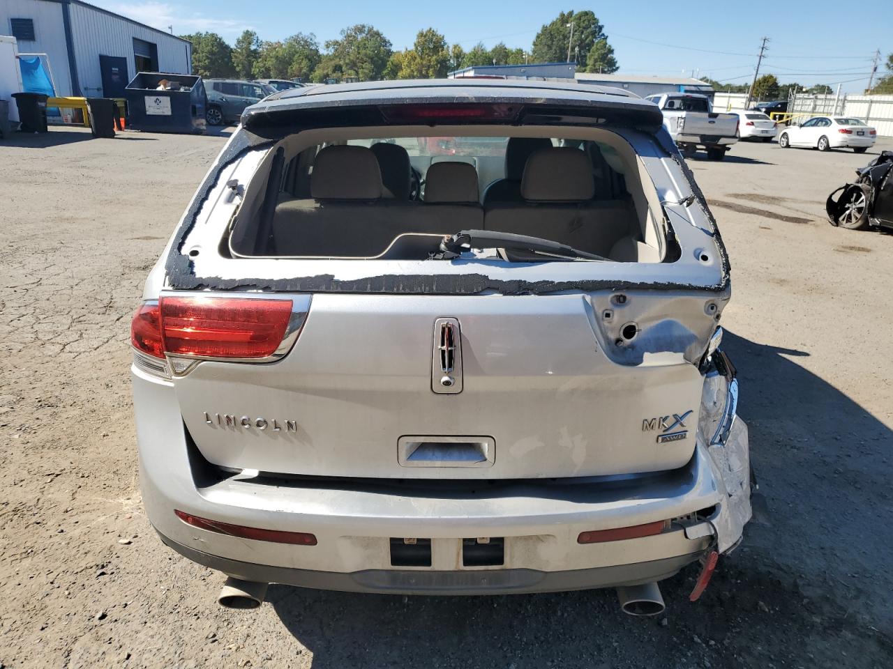 2011 Lincoln Mkx VIN: 2LMDJ8JK3BBJ05890 Lot: 76831604