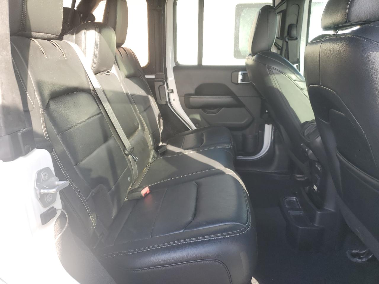 2018 Jeep Wrangler - Image 11