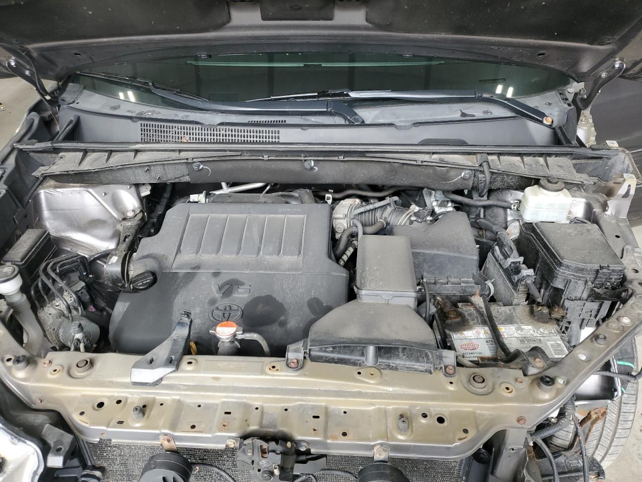 2016 Toyota Highlander - Image 12
