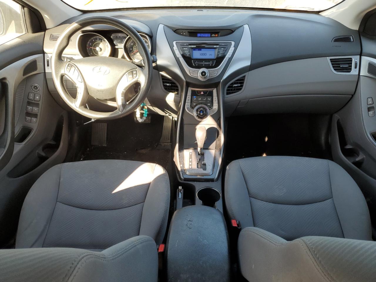 2013 Hyundai Elantra - Image 8
