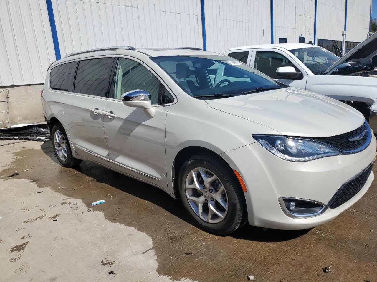 2020 Chrysler Pacifica - Image 4