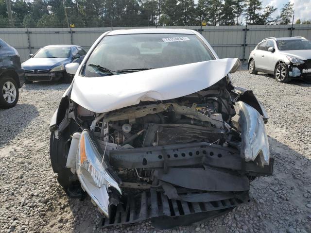 Hatchbacks NISSAN VERSA 2016 Biały