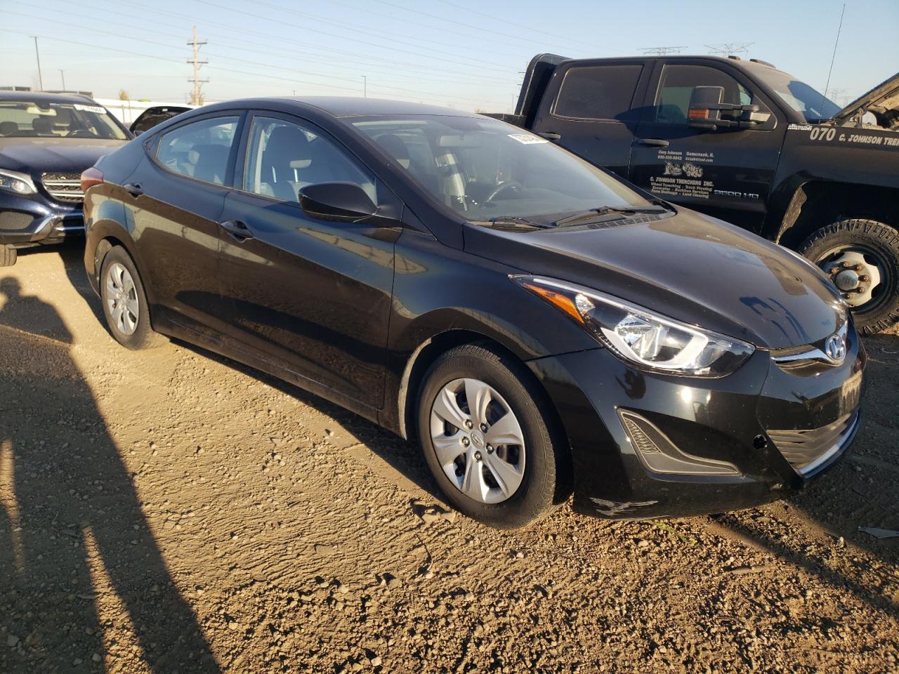 2016 Hyundai Elantra - Image 4