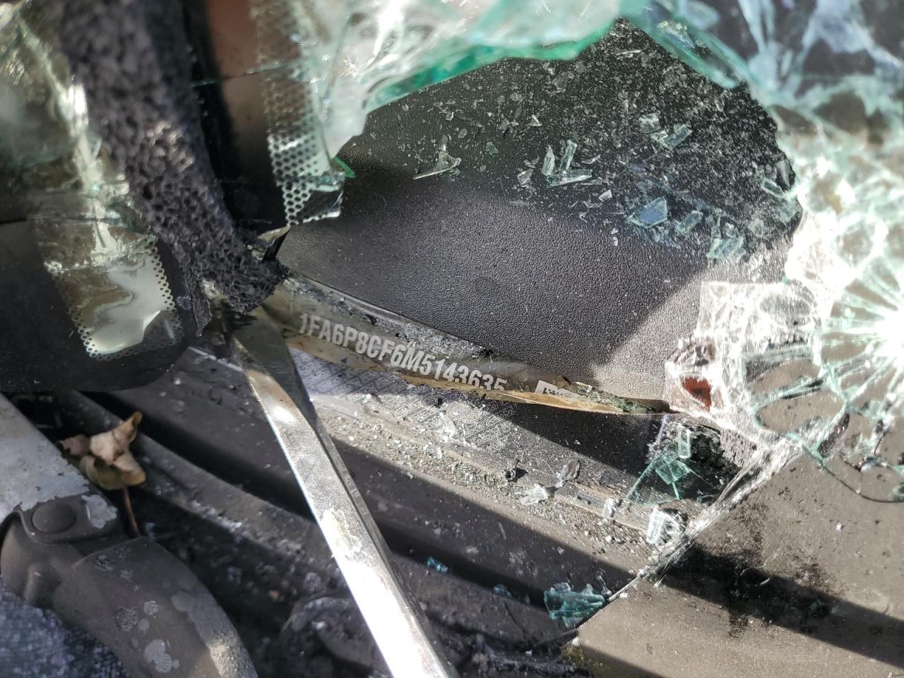 2021 Ford Mustang - Image 12