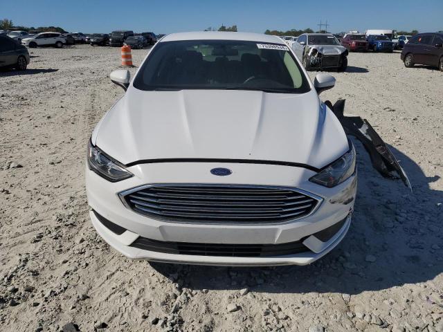  FORD FUSION 2018 Белы