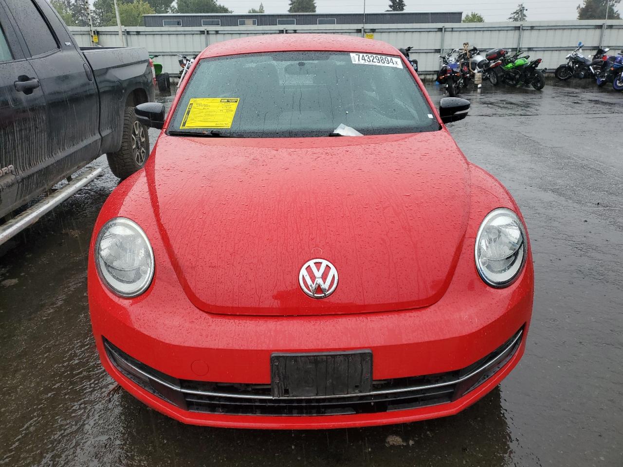 2013 Volkswagen Beetle - Image 5