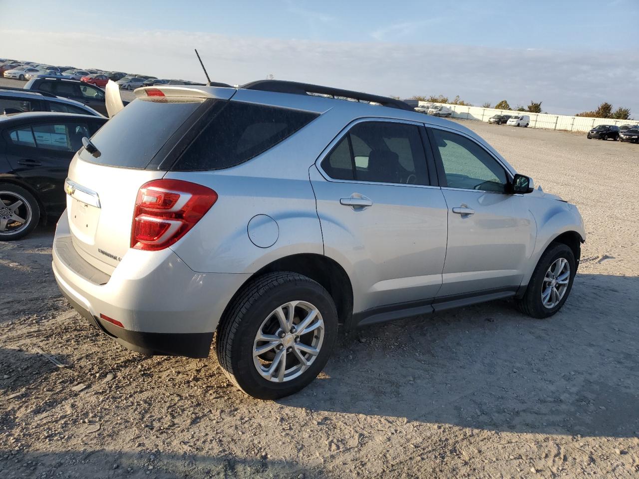 2016 Chevrolet Equinox - Image 3