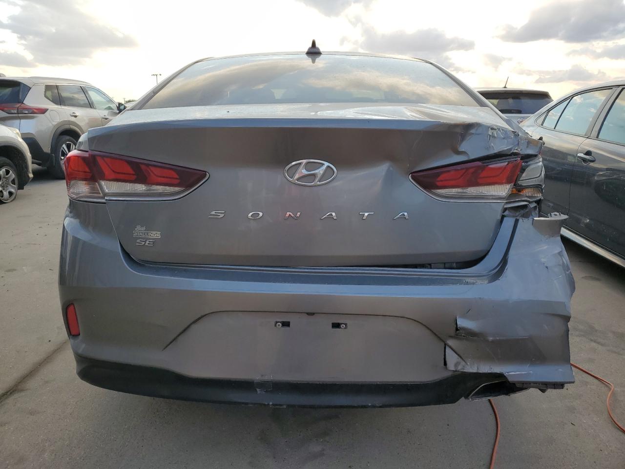 2019 Hyundai Sonata Se VIN: 5NPE24AF0KH737215 Lot: 81482694