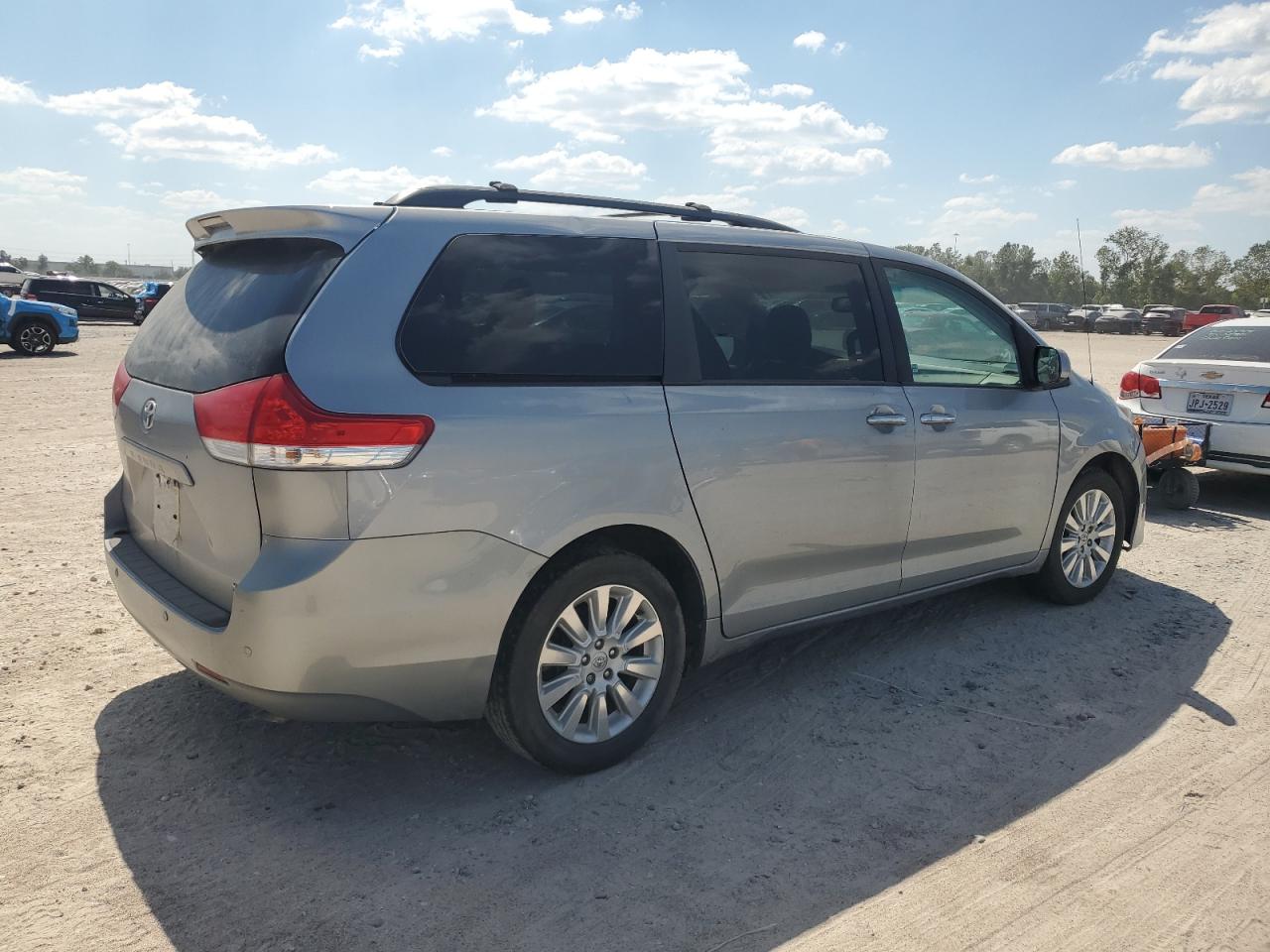 5TDDK3DC5ES080661 2014 Toyota Sienna Xle