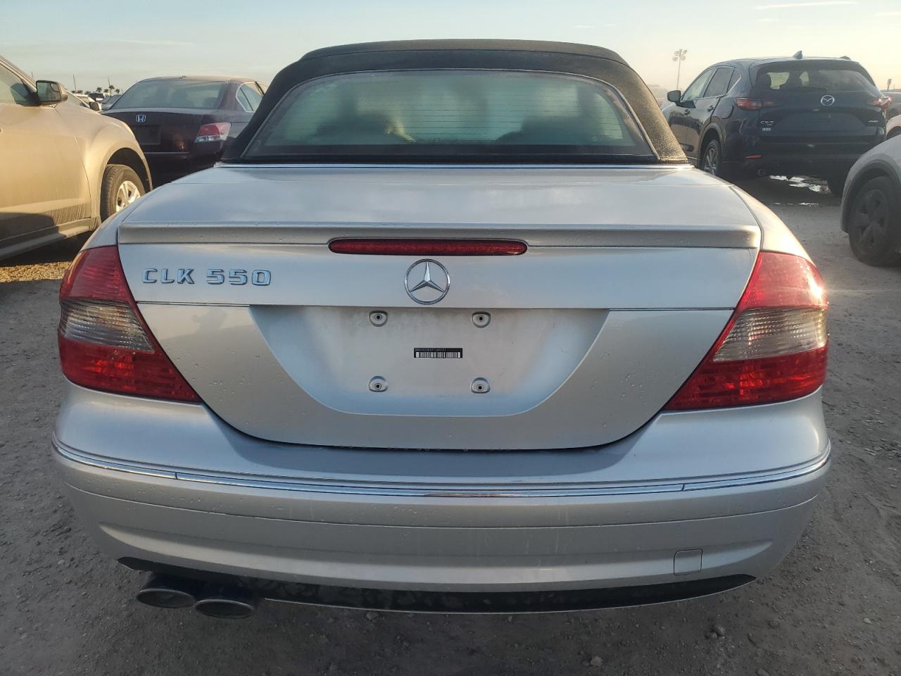 2007 Mercedes-Benz Clk 550 VIN: WDBTK72F87T085081 Lot: 76171044