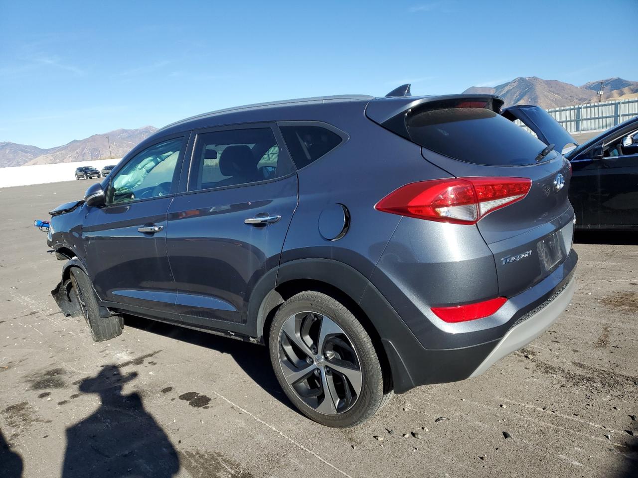 VIN KM8J3CA22JU778075 2018 HYUNDAI TUCSON no.2