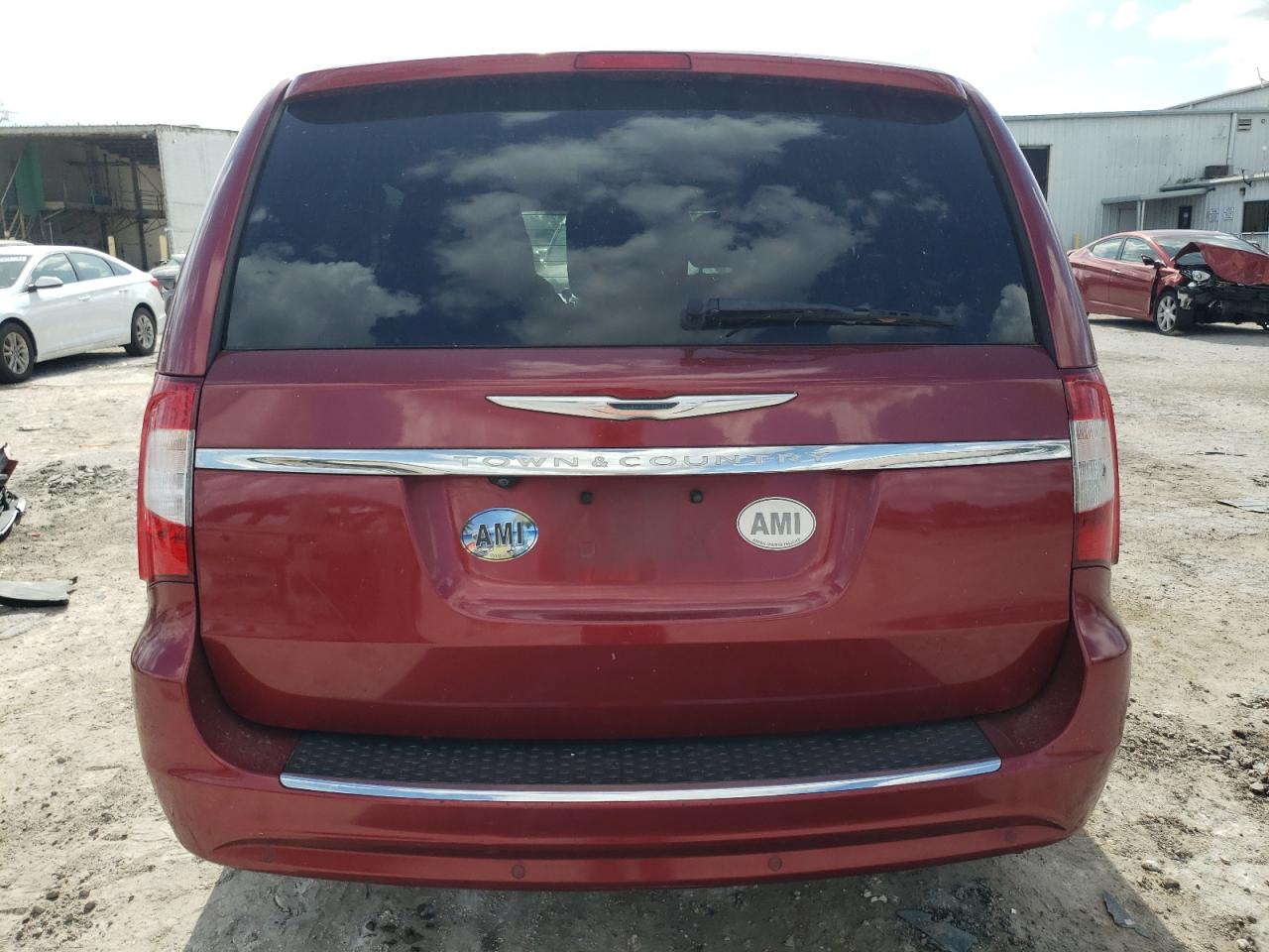 2013 Chrysler Town & Country - Image 6