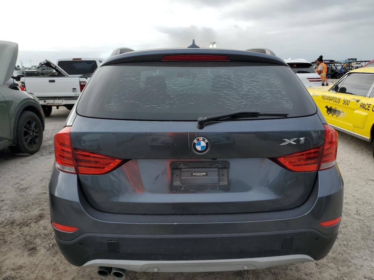 2015 BMW X1 Sdrive28I VIN: WBAVM1C51FV318189 Lot: 76572694