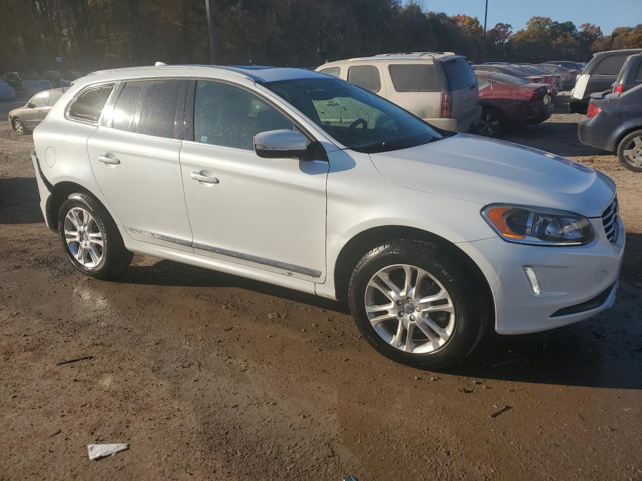 2016 Volvo XC60 - Image 4