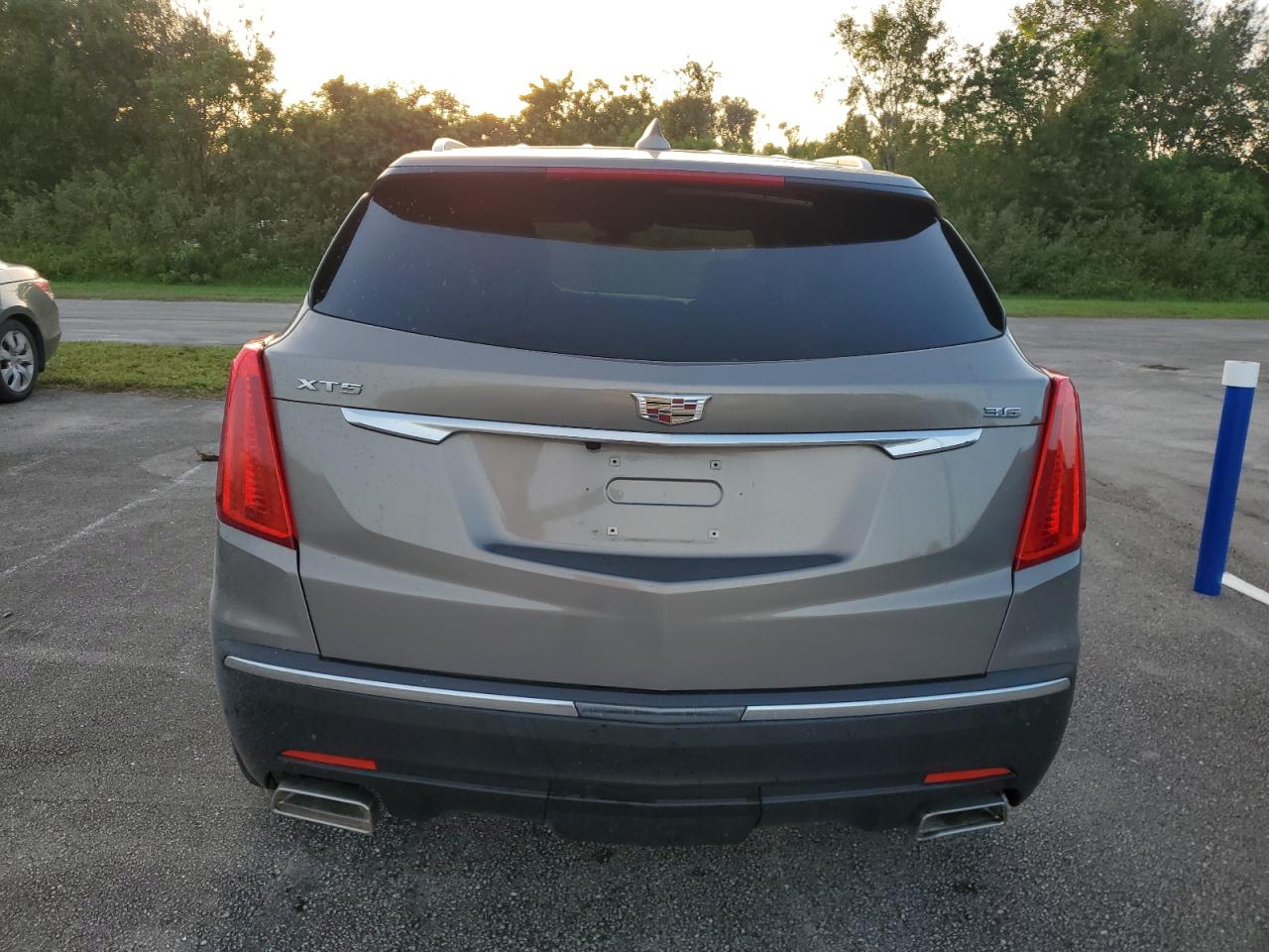 2018 Cadillac Xt5 Luxury VIN: 1GYKNCRS7JZ197370 Lot: 75055574